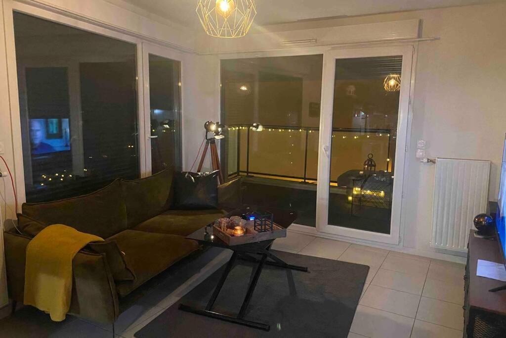 Meyzieu : Superbe Appartement Tres Cosy. Luaran gambar